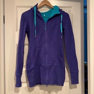 Size 4 Lululemon hoodie